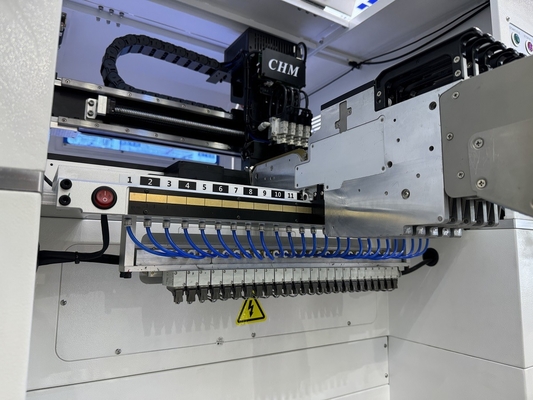 0201 BGA Mounting Kecil 4 kepala SMD Pick And Place Machine CHM-551 CPK≥1.0