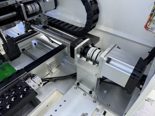 0201 BGA Mounting Kecil 4 kepala SMD Pick And Place Machine CHM-551 CPK≥1.0