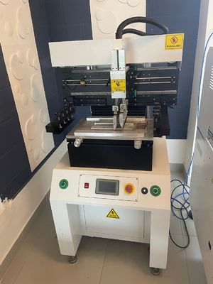 CHM-551 SMD Produksi Line SMT Assembly Line Presisi Tinggi 4 Kepala PCB Membuat Robot
