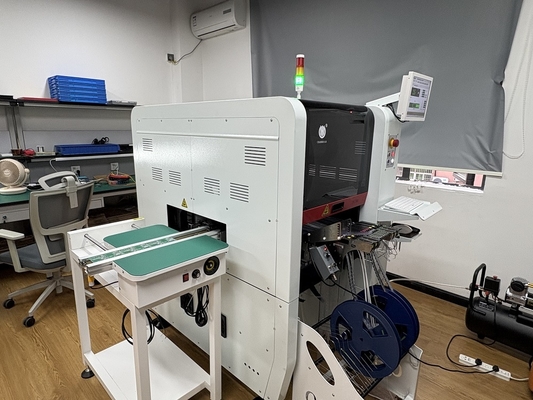 6 Kepala SMT Pick and Place Machine CHM-750 Auto Nozzle Change 0201 Perfect